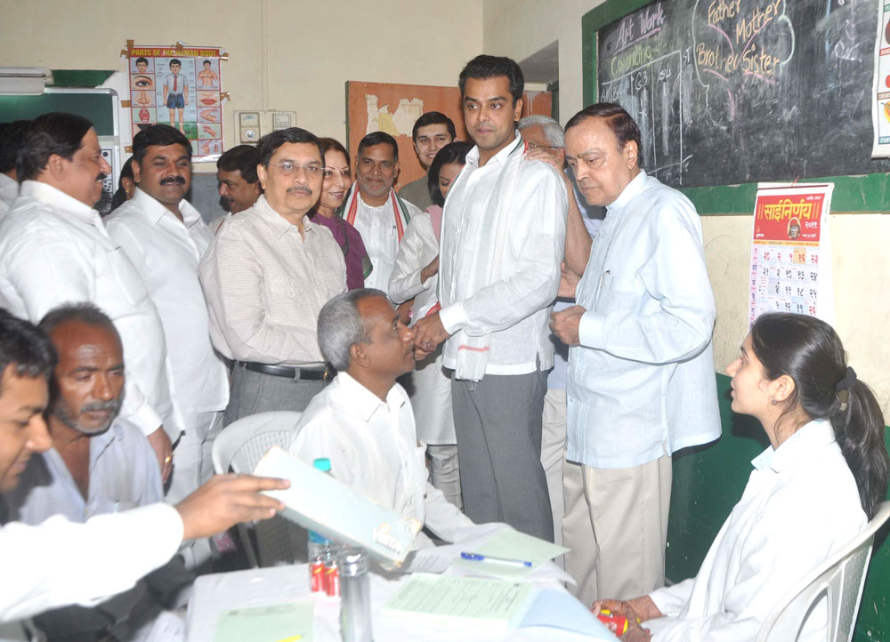 FREE MEDICAL EYE CAMP ORGANISED BY M.P.MILIND DEORA & KARMA AT SOUTH MUMBAI WORLI.