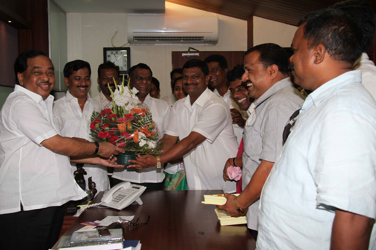 NEWLY ELECTED SINDHUDURG JILHA PARISHAD PRESIDENT & VICE PRESIDENT MEETS MINISTER NARAYANRAO RANE AT MUMBAI.