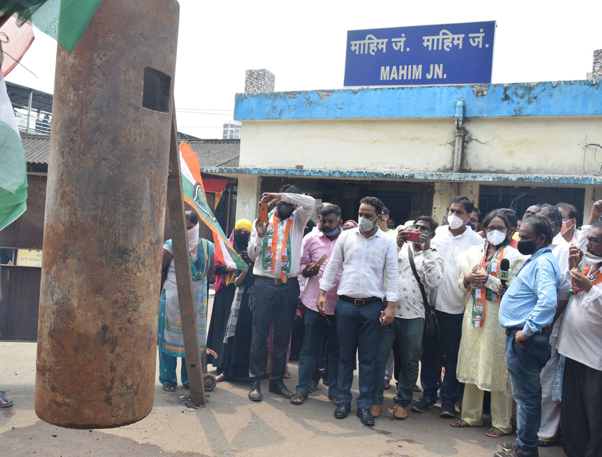 Education Minister Hon'ble MLA Varshatai Gaikwad second phase work of  for Grand Opening "SKY WALK' Sanction from Mahim Station Ticket Counter to Sanna Hulla Compound Dharavi Mumbai.