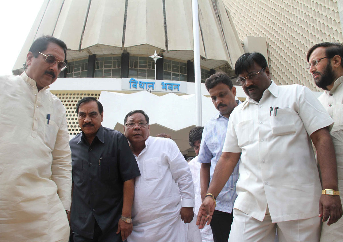 P A SANGAMA CANDIDATE OF PRESIDENT ELECTION OF INDIA VISIT AT VIDHAN BHAVAN.