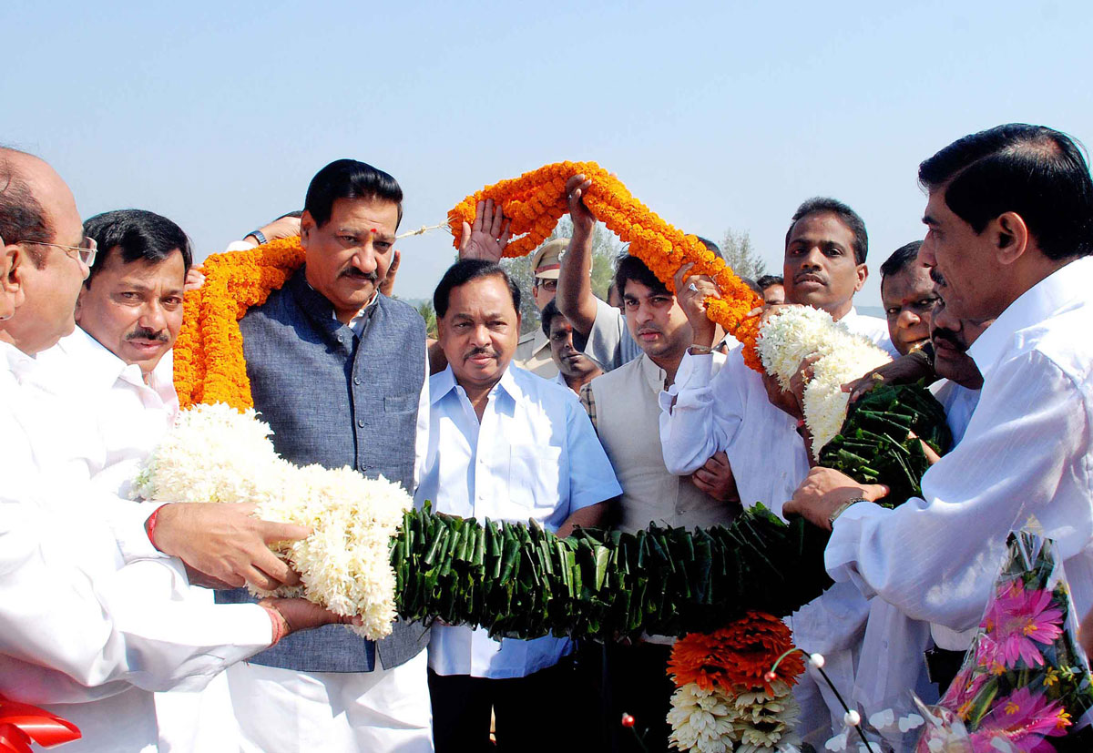 CHIEF MINISTER PRITHVIRAJ CHAVAN & MINISTER NARAYANRAO RANE TO INAUGURATE DIST.E-OFFICE PRAKALP AT SINDHUDURG KANKAVLI.