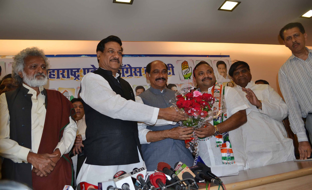 RPI People's Education Shri.Jogendra Kawade and Smt. Sulekhatai Kumbhare  Shiv Sena leader Shri Yogesh Patil joins Congress.