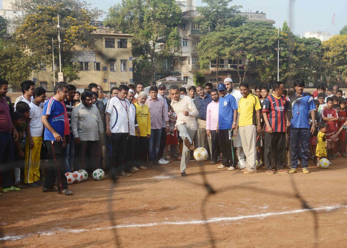 MP.Candidate Milind Deora at YMCA ground .