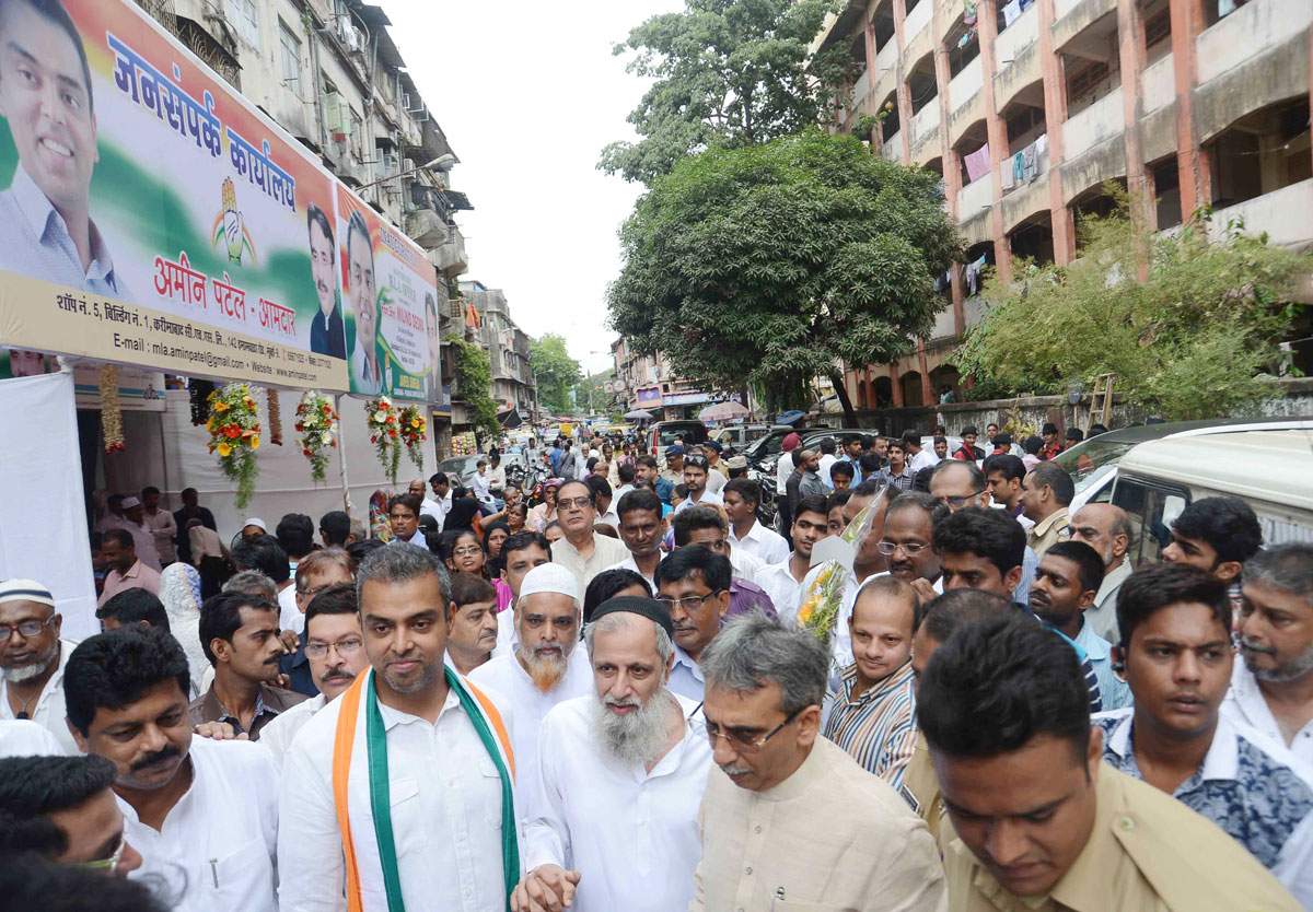 Congress Leader Milind Deora Inaugurates Jan Sampark Office Of MLA Amin Patel at Immamwada Road.