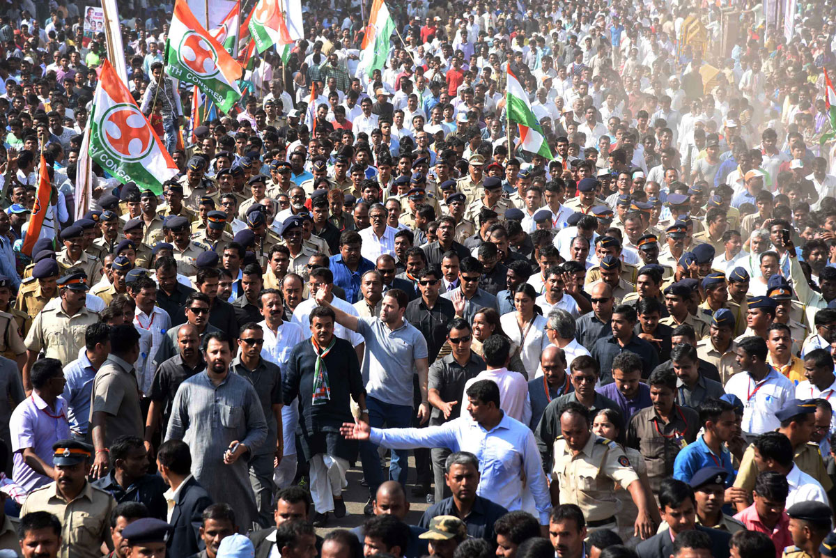 Hon'ble Congress Vice President Rahul Gandhi Padyatra from Bandra National College to Dharavi 90 feet Road in Mumbai.