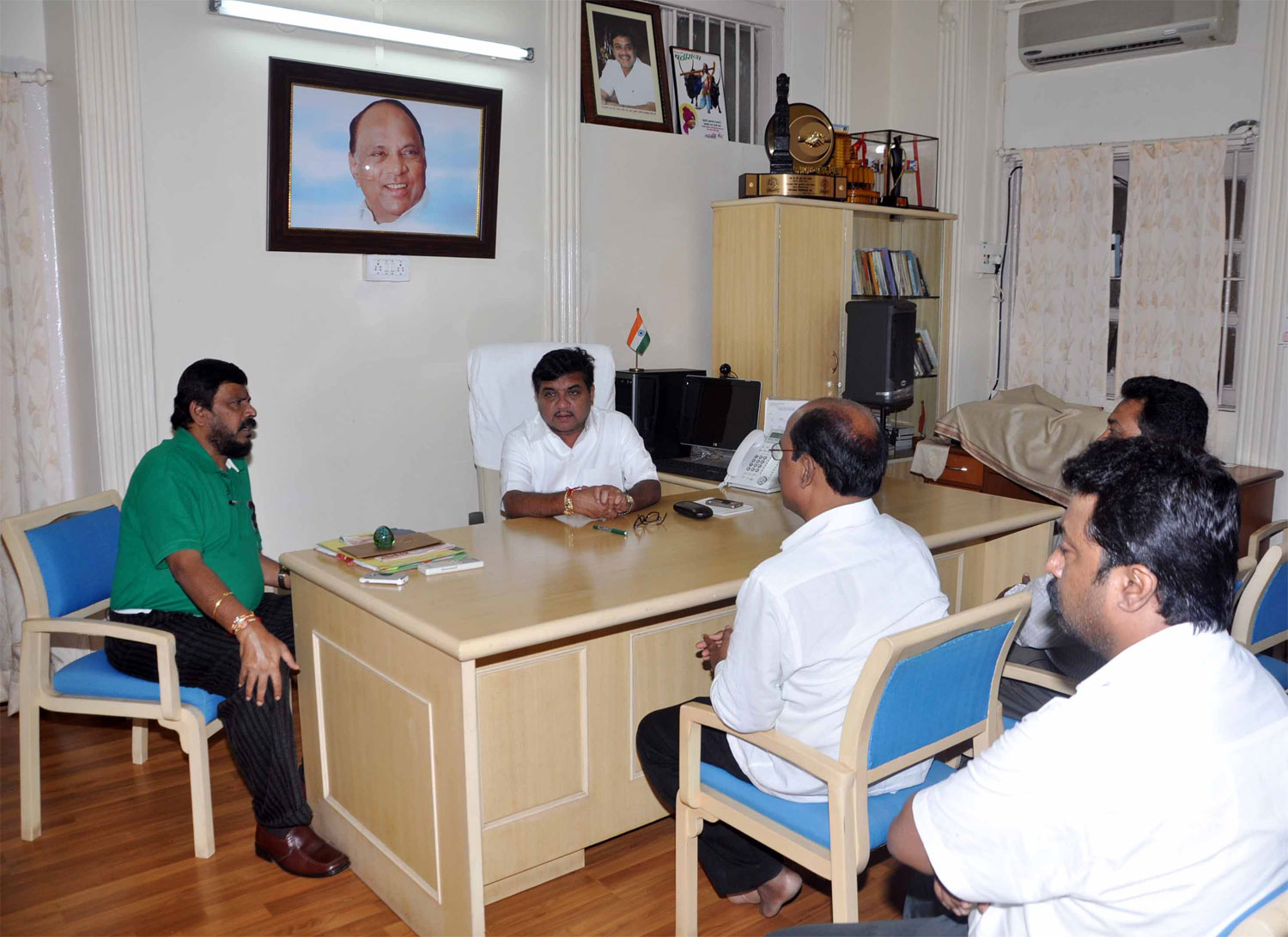 EX.MP & RPI PRESIDENT RAMDAS ATHAWALE MEETS HOME MINISTER R R PATIL DISCUSS ABOUT MAVAL FIRING AT HIS RESIDENT.