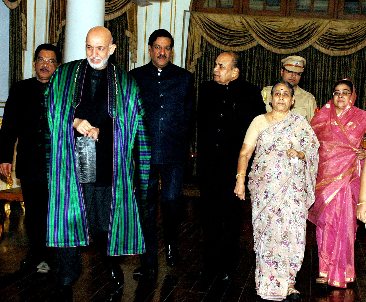 President Of Afghanistan Hamid Karzai & Maharashtra Governor K. Sankaranryanan at Raj Bhavan Mumbai.