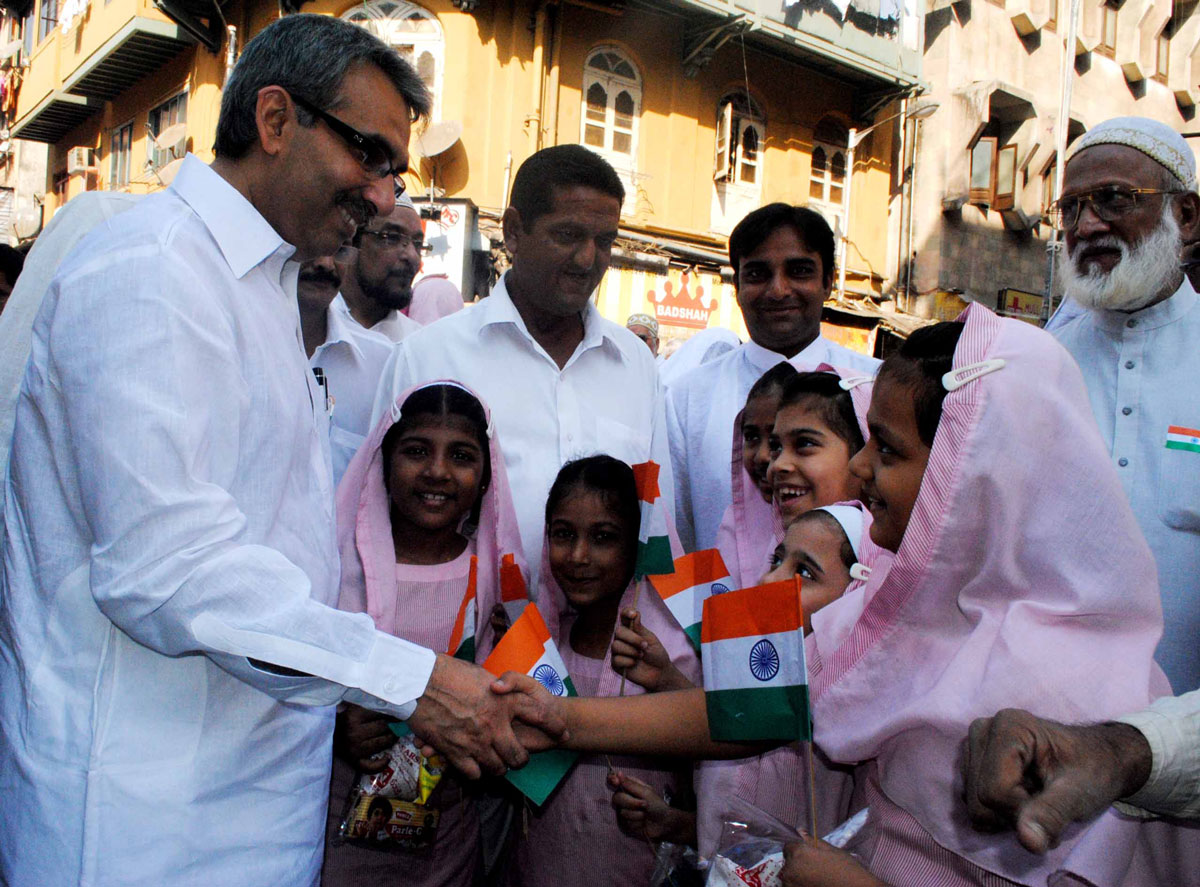 MLA. AMIN PATEL CELEBRATING REPUBLIC DAY.