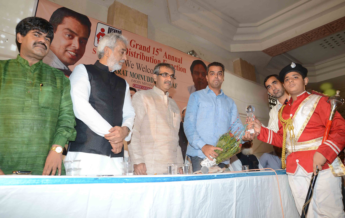 UNION MINISTER OF STATE & M.P. MILIND DEORA & HAJRAT MOULANA MOIN MIYA AT HAJ HOUSE.