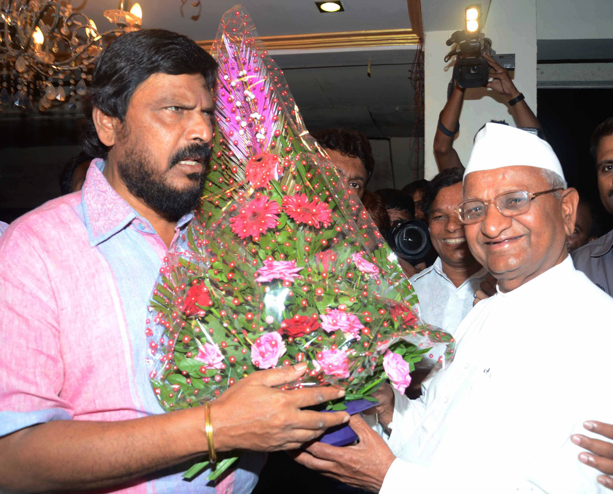 ANNA HAJARE MEETS RPI PRESIDENT RAMDAS ATHAWLE AT SAVIDHAN BUNGALOW BANDRA.