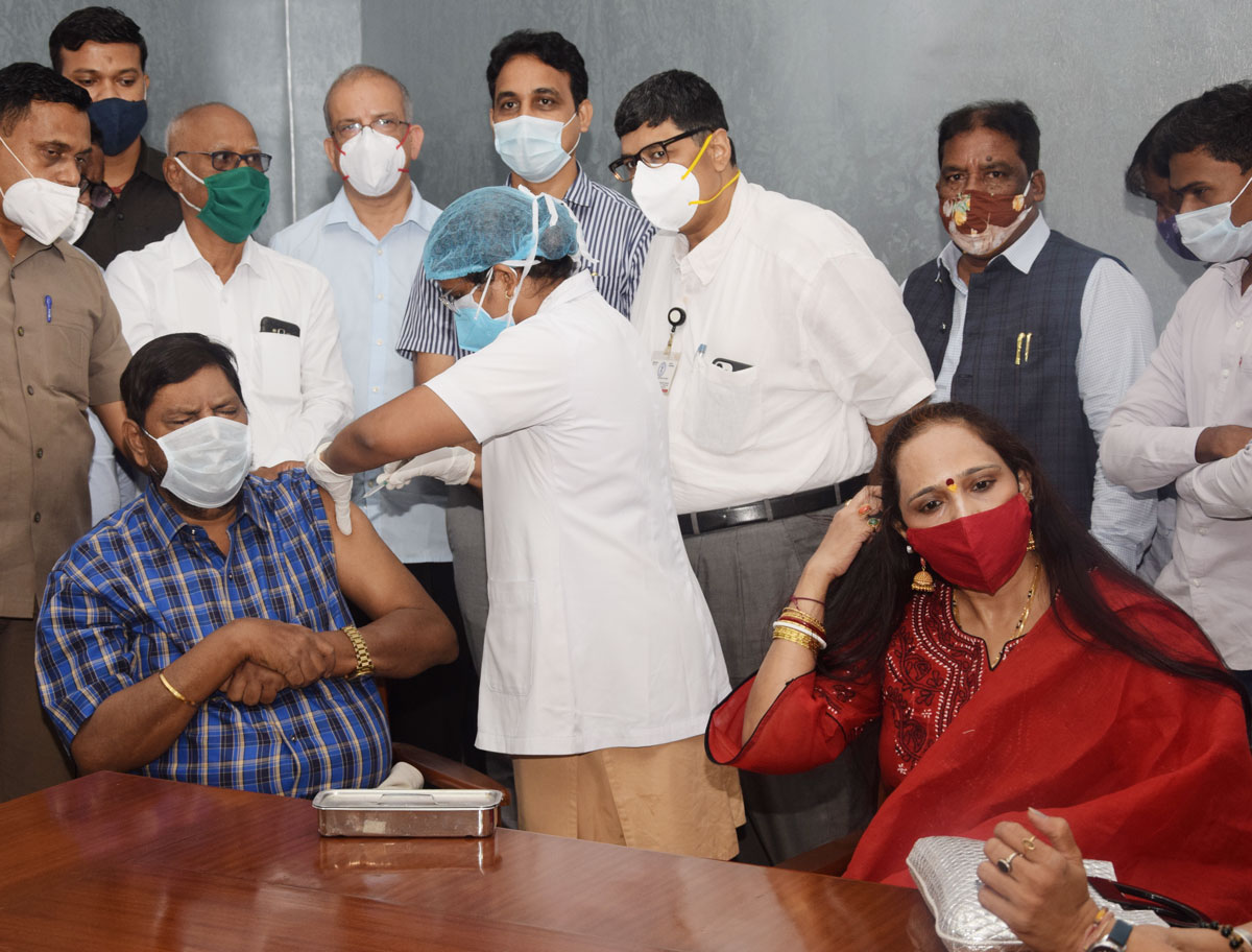 MoS Ramdas Athwale Took COVID Vaccine 2nd Dose  at J.J.Hospital Centre.