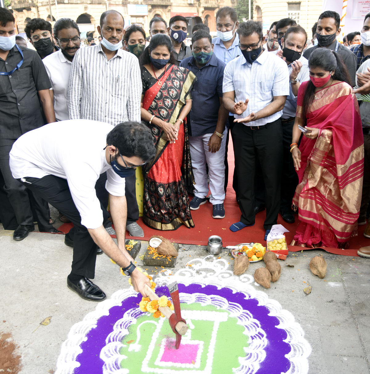 Minister Aditya Thackarey During Bhumi Poojan at Hutatma Chowk.