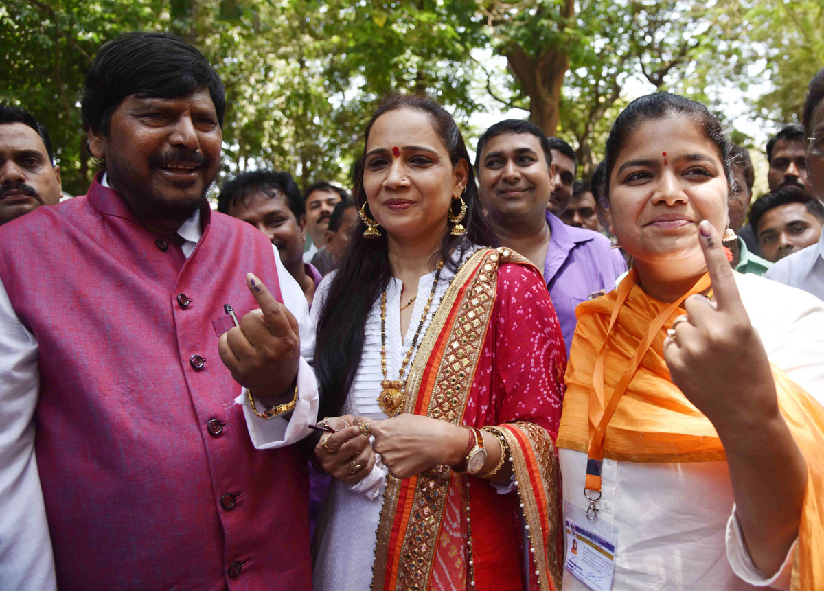 RPI Leader Ramdas Athawale Cast Vote at Bandra.