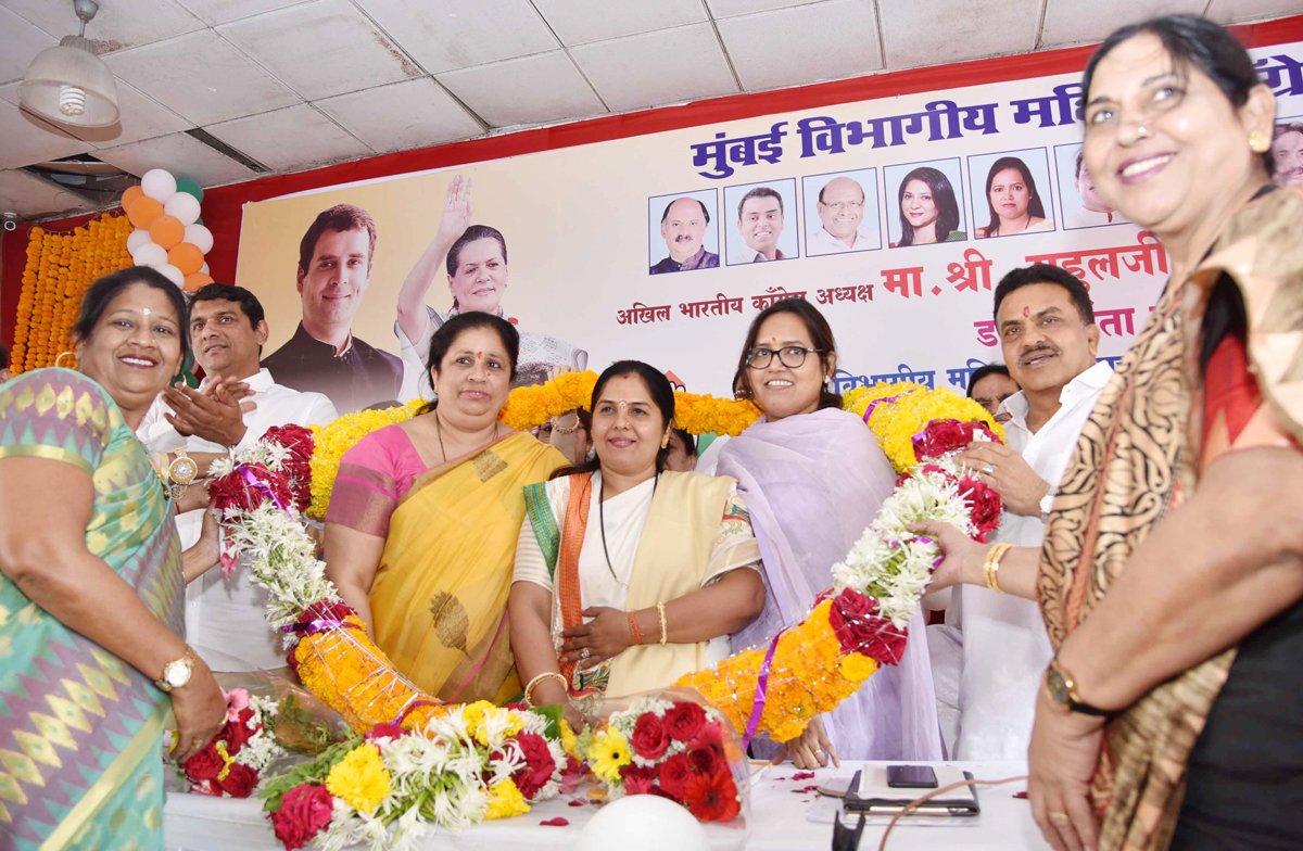 Mumbai Mahila Congress Newly Appointed Mahila President Ajanta Yadav felicitated & Given Charge by Mumbai Congress President Sanjay Nirupam.
