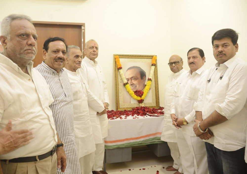 Ex.Union Minister Late.Murli Deora on his Death Anniversary at Mumbai Congress.