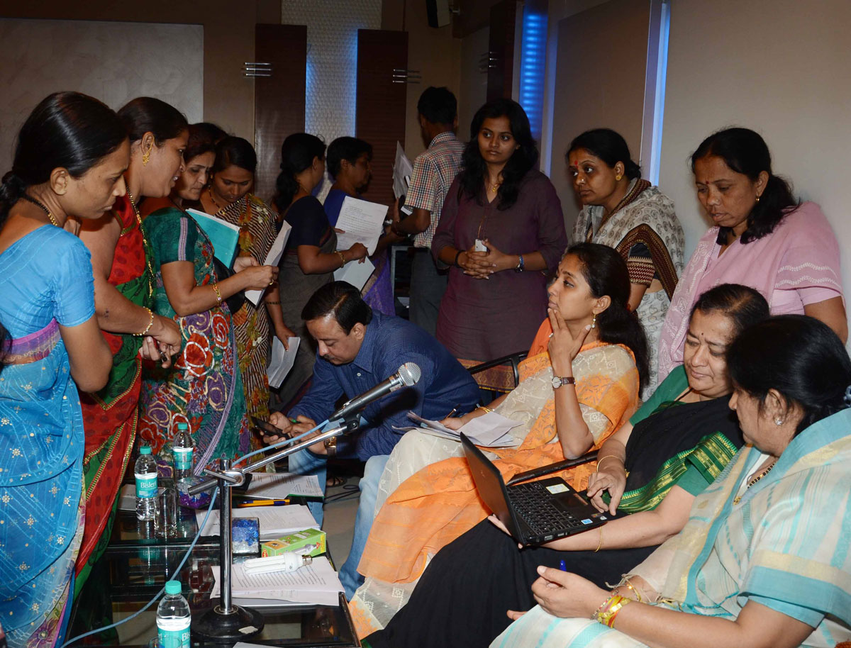 M.P.SUPRIYA SULE IN MAHILA JANTA DARBAR AT Y B CHAVAN.