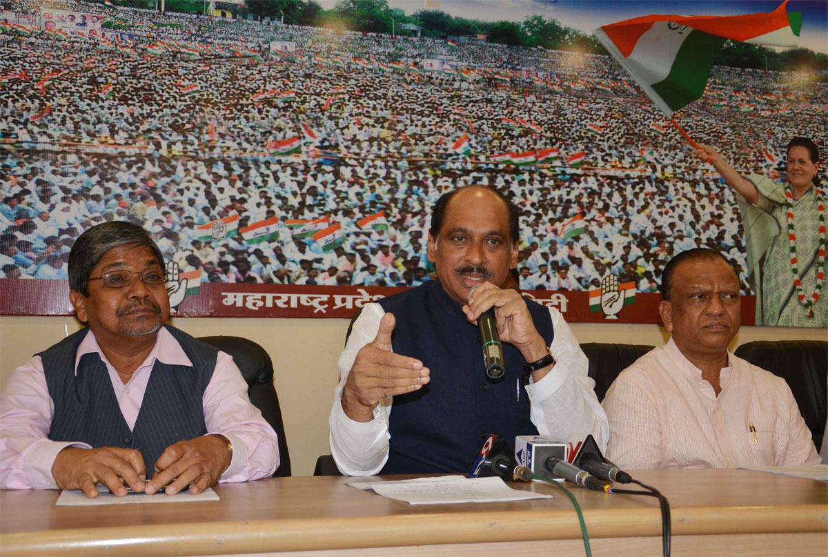 MAHARASHTRA STATE CONGRESS PRESIDENT MANIKRAO THAKRE PRESS CONFERENCE AT GANDHI BHAVAN.