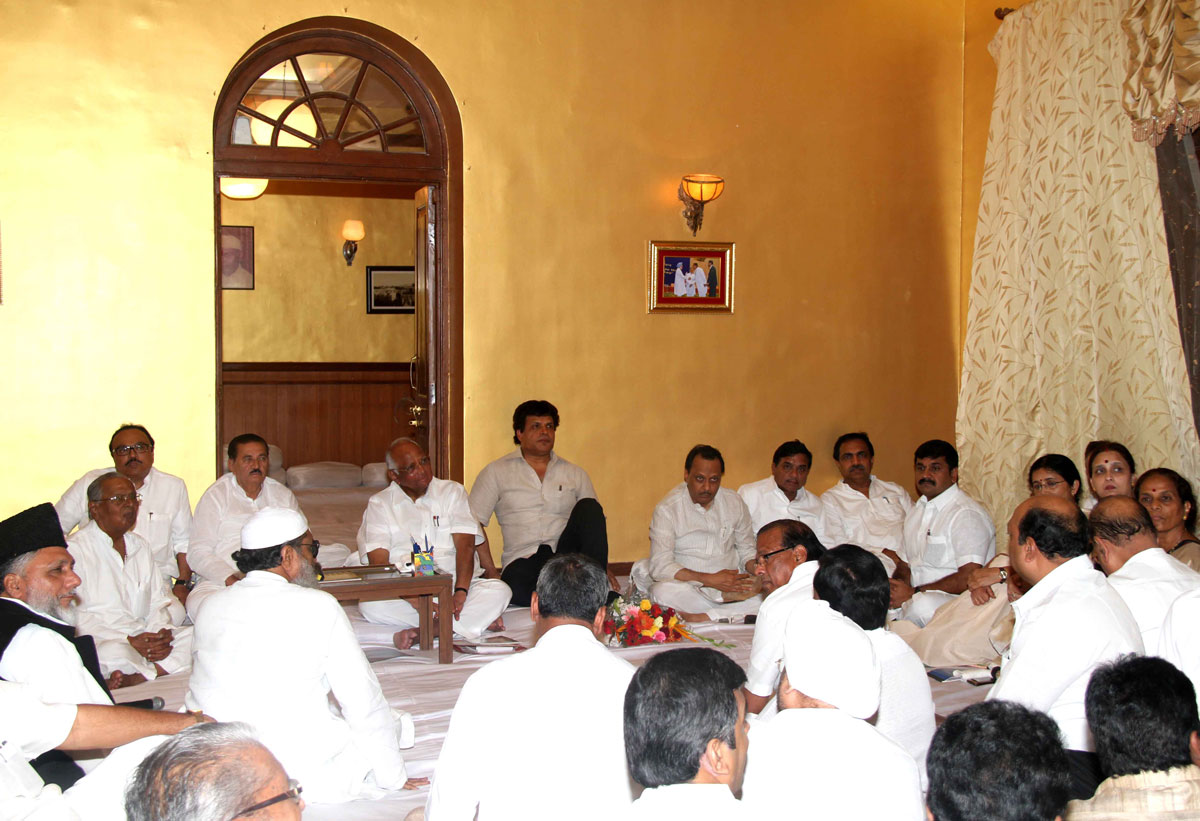 NCP CHIEF & UNION MINISTER SHARAD PAWAR IN MUMBAI NCP LEADER'S MEETING AT MAHALAXMI.