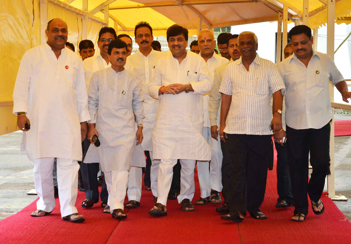 EX CHIEF MINISTER ASHOK  CHAVAN WITH SUPPORTERS MLA AT VIDHAN BHAVAN.