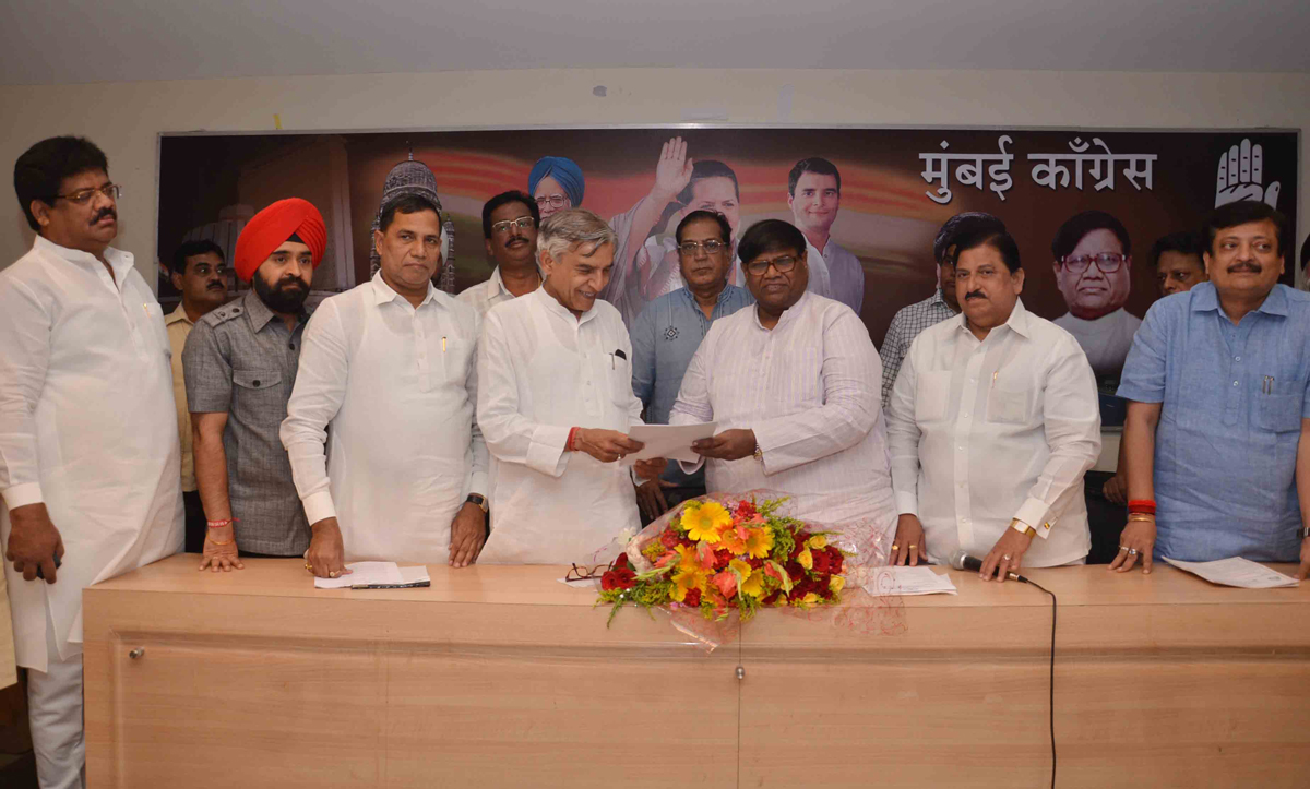 UNION MINISTER OF RAILWAY PAWAN KUMAR BANSAL VISITED AT MUMBAI CONGRESS AZAD MAIDAN.