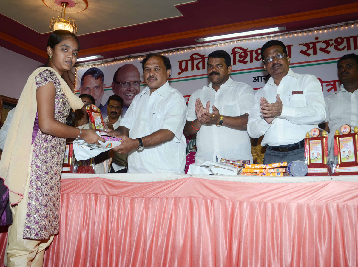 SSC & HSC STUDENT'S FELICITATION BY MLA KALIDAS KOLAMBKR AT DADAR.
