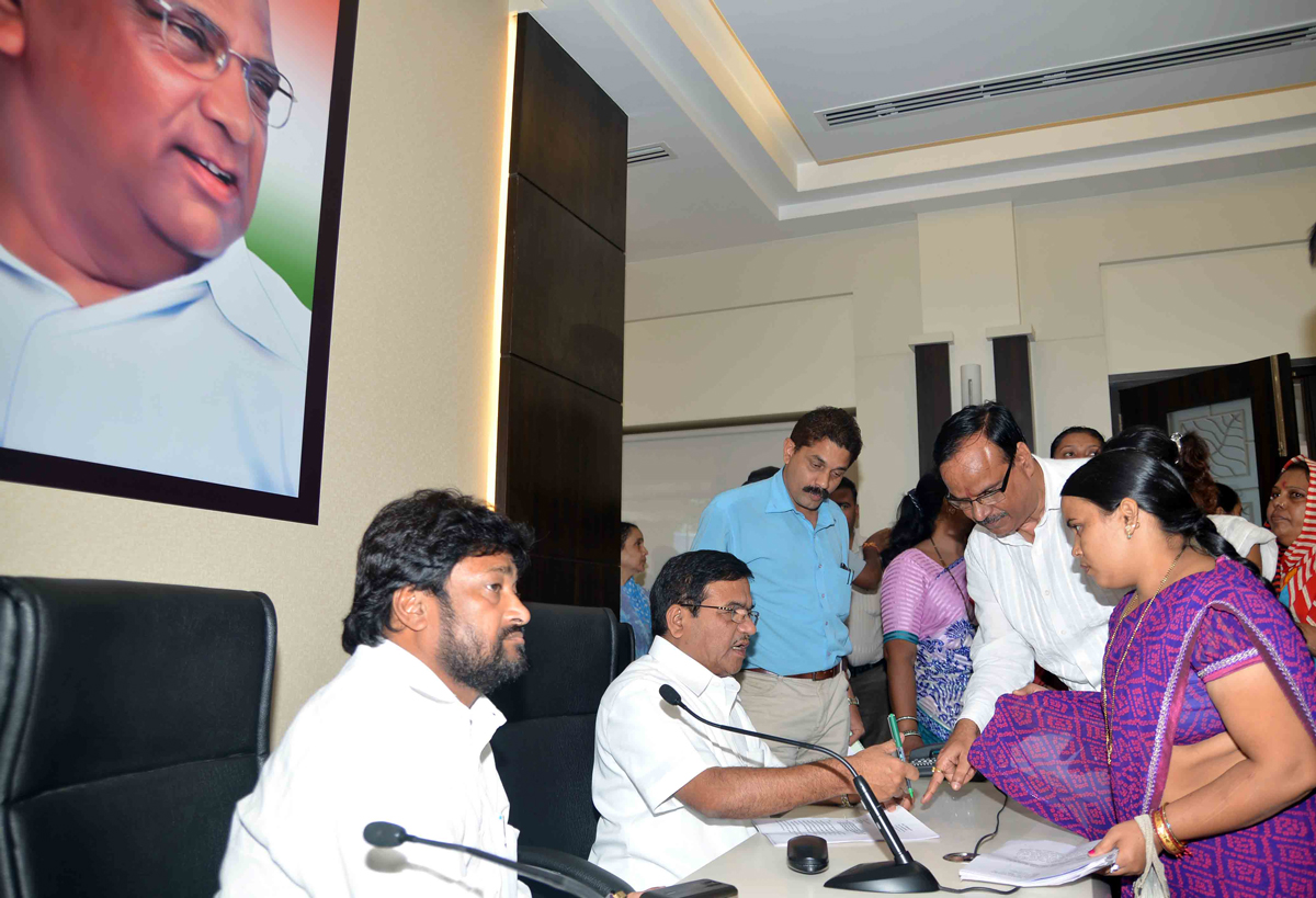 HOME MINISTER R.R.PATIL IN JANTA DARBAR AT RASHTRAVADI BHAVAN.