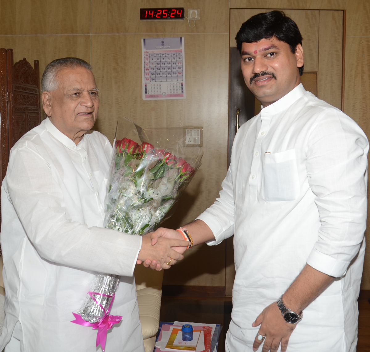 NEWLY ELECTED MLC.DHANANJAY MUNDE MEETS VIDHAN PARISHAD SPEAKER SHIVAJIRAO DESHMUKH AT VIDHAN BHAVAN MUMBAI.