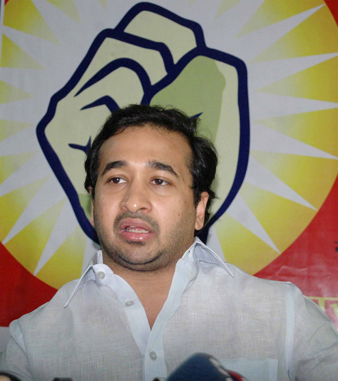 SWABHIMAN SANGHATNA PRESIDENT NITESH NARAYANRAO RANE ON PRESS CONFERENCE AT MUMBAI MARATHI PATRKAR BHAVAN.