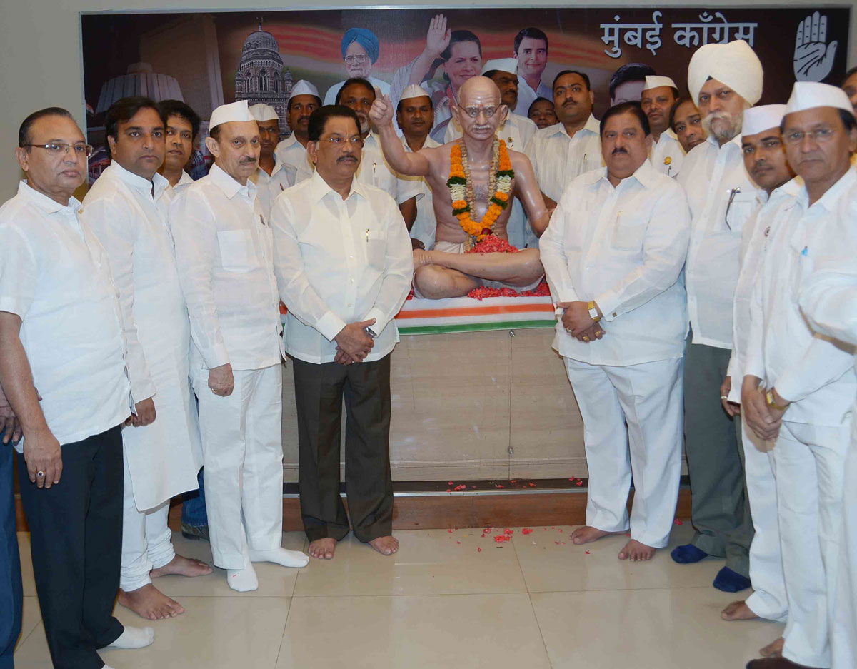 Mumbai Congress Tribute to Father of the Nation Mahatma Gandhi on His Death Anniversary at MRCC Rajiv Gandhi Bhavan.