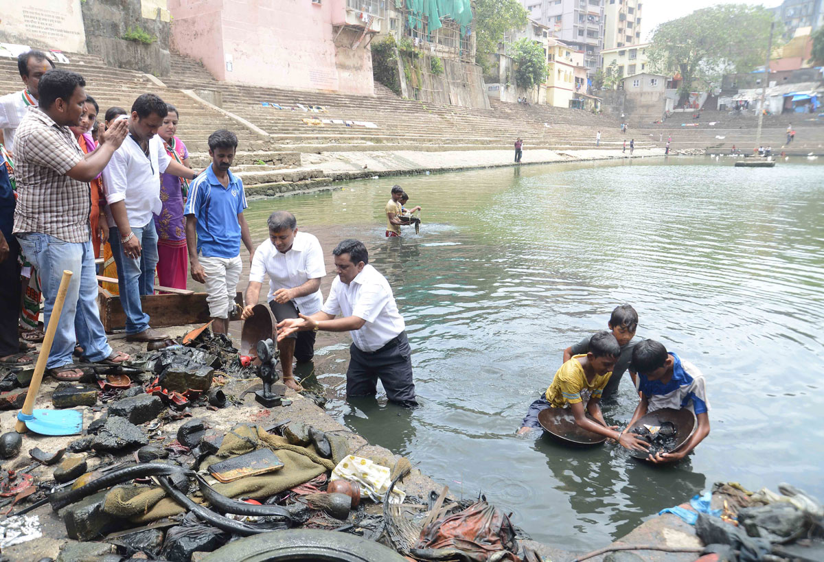 Youth Leader Rajkumar Bafna to Clean Holy Ban Ganga at Malbar Hill.
