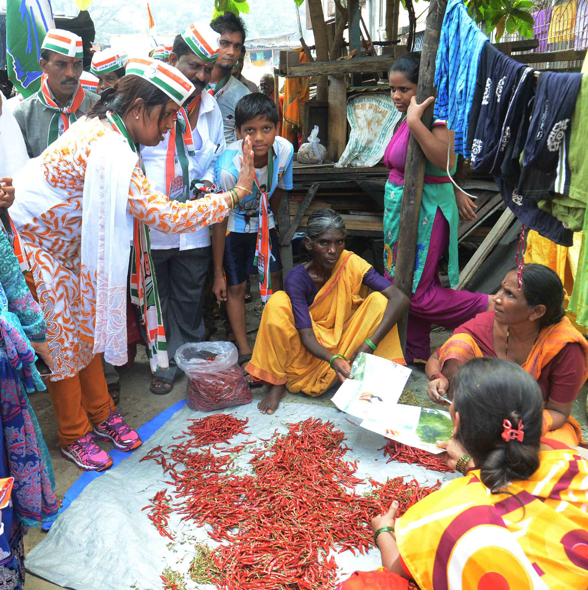 178-Dharavi Assembly Congress Candidate Varshatai Gaikwad Padyatra Rally in Matunga Labour Camp.