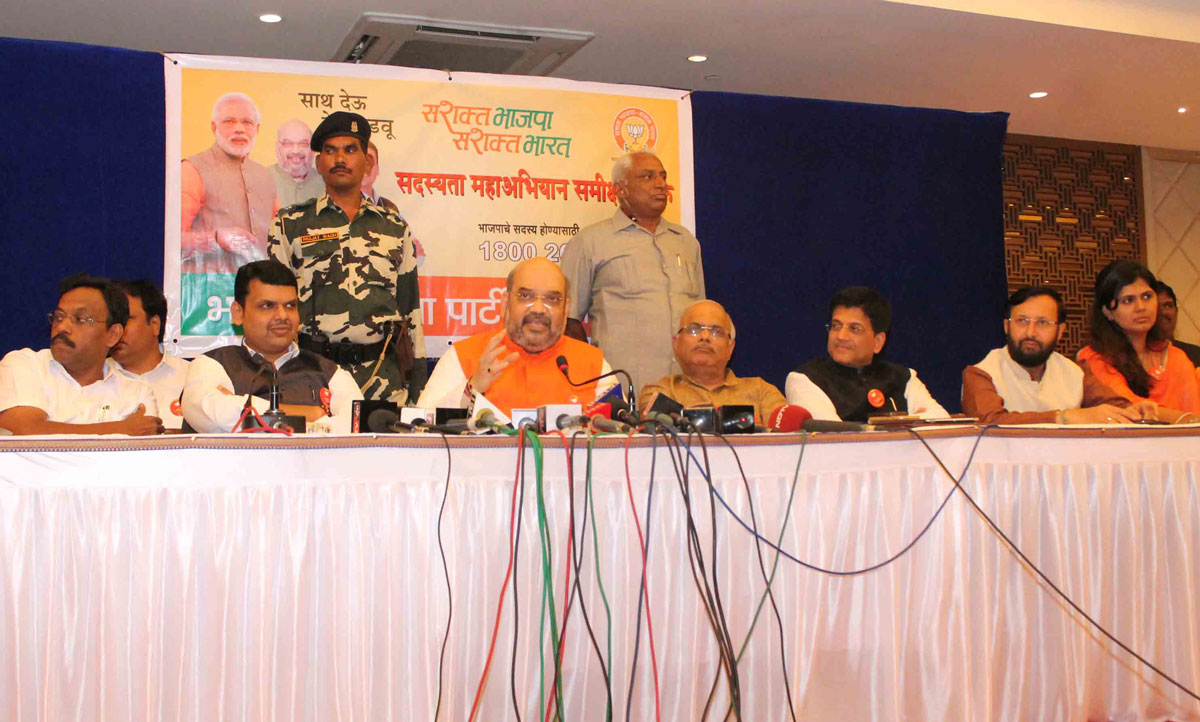BJP National President Amit Shah with Chief Minister Devendra Fadnavis at Garware Club Mumbai.