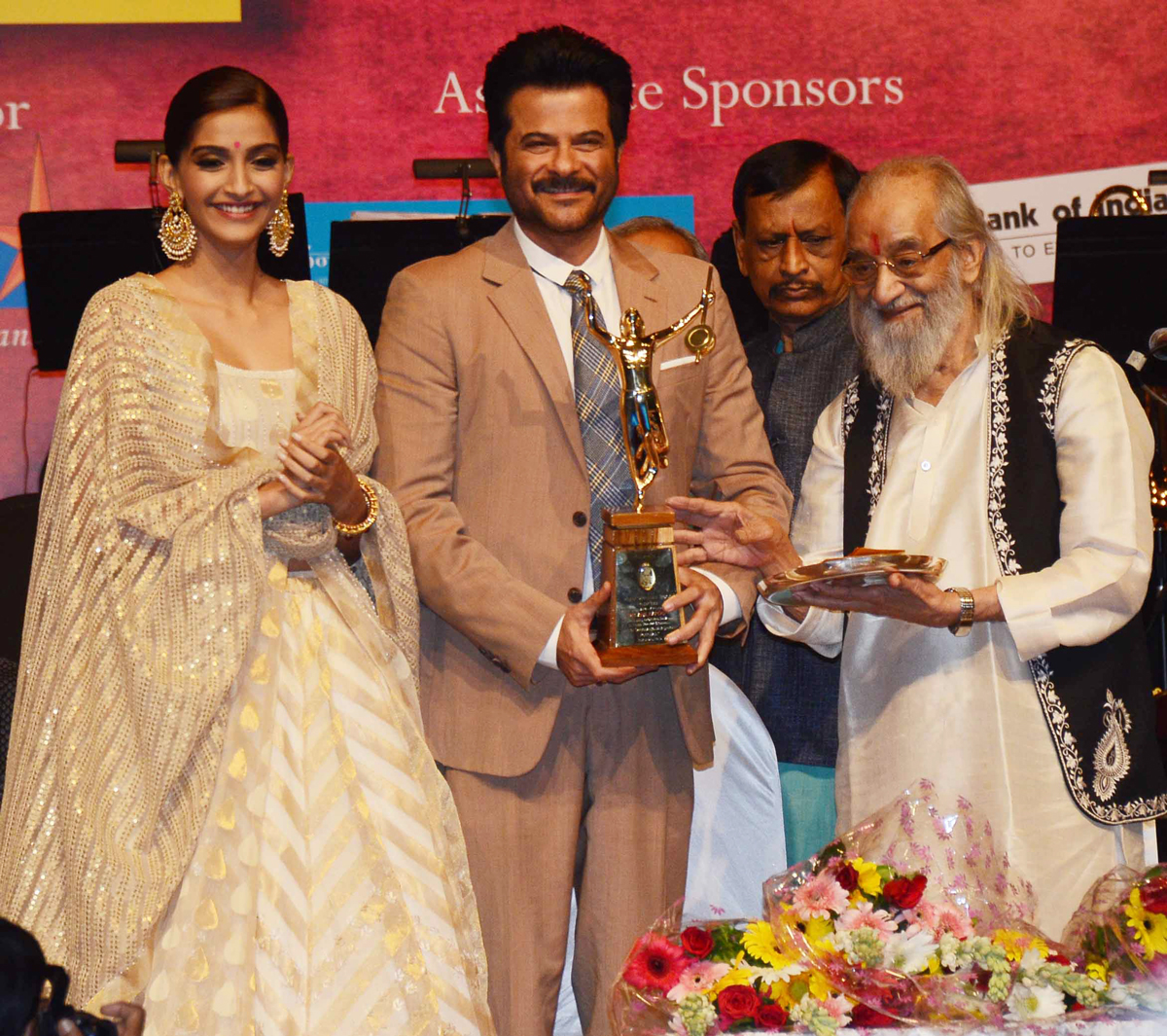 Master Dinanath Mangeshkar Awards at Shanmukhanand Auditorium in Chief Presence of Babasaheb Purandare.