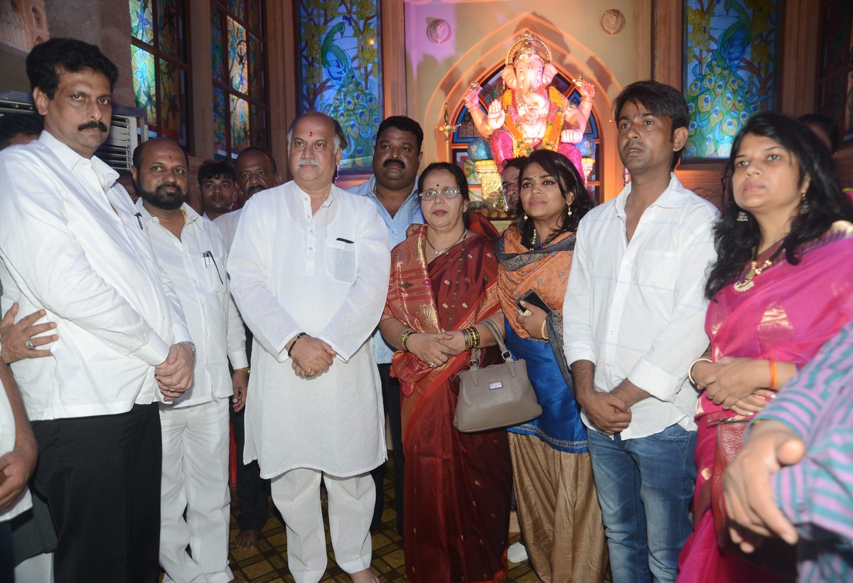 AICC Gen.Sec.Gurudas Kamat  Ganpati Darshan at Andheri.
