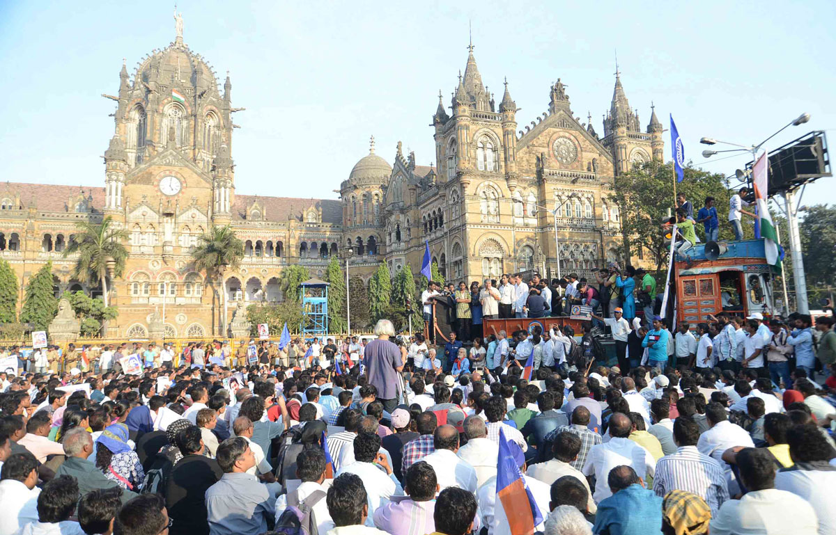 Adv.Prakash Ambedkar & others NGO's Protest Rally against Govt on Dalit Phd Scholar Rohit Vemula Sucide at Hyderabad University from Byculla Ranibaugh to Vidhan Bhavan.