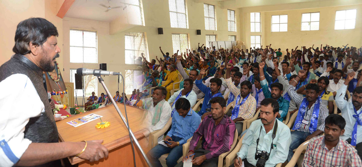 RPI{A} Celebrating Bharatratna Dr.Babasaheb Ambedkar125th Birth Anniversary Year by "Jati Todo- Samaj Jodo" Samata Abhiyan "Samata Rath" in Presence MP & RPI President Ramdas Athawale Welcome in Karnataka State Hussain Dist.