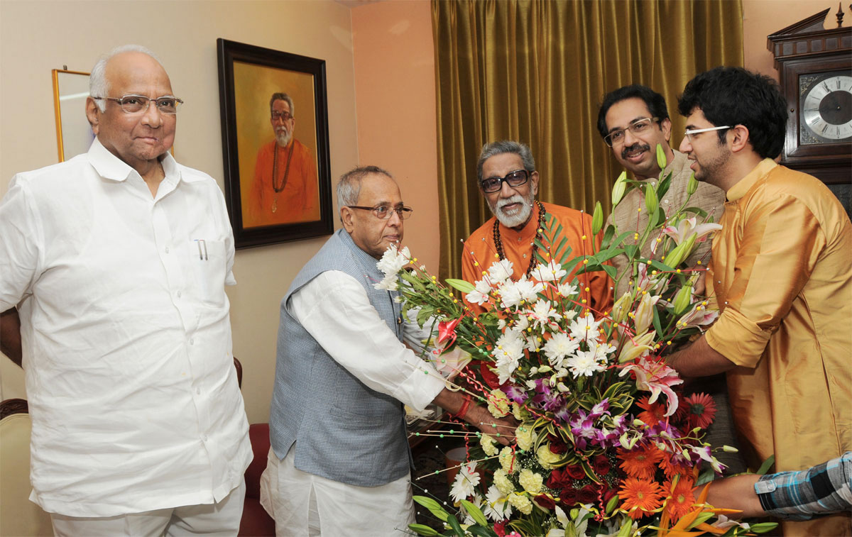 CONGRESS & NCP CANDIDATE OF PRESIDENT PRANAV MUKHERJEE AT MATOSHREE IN MUMBAI.