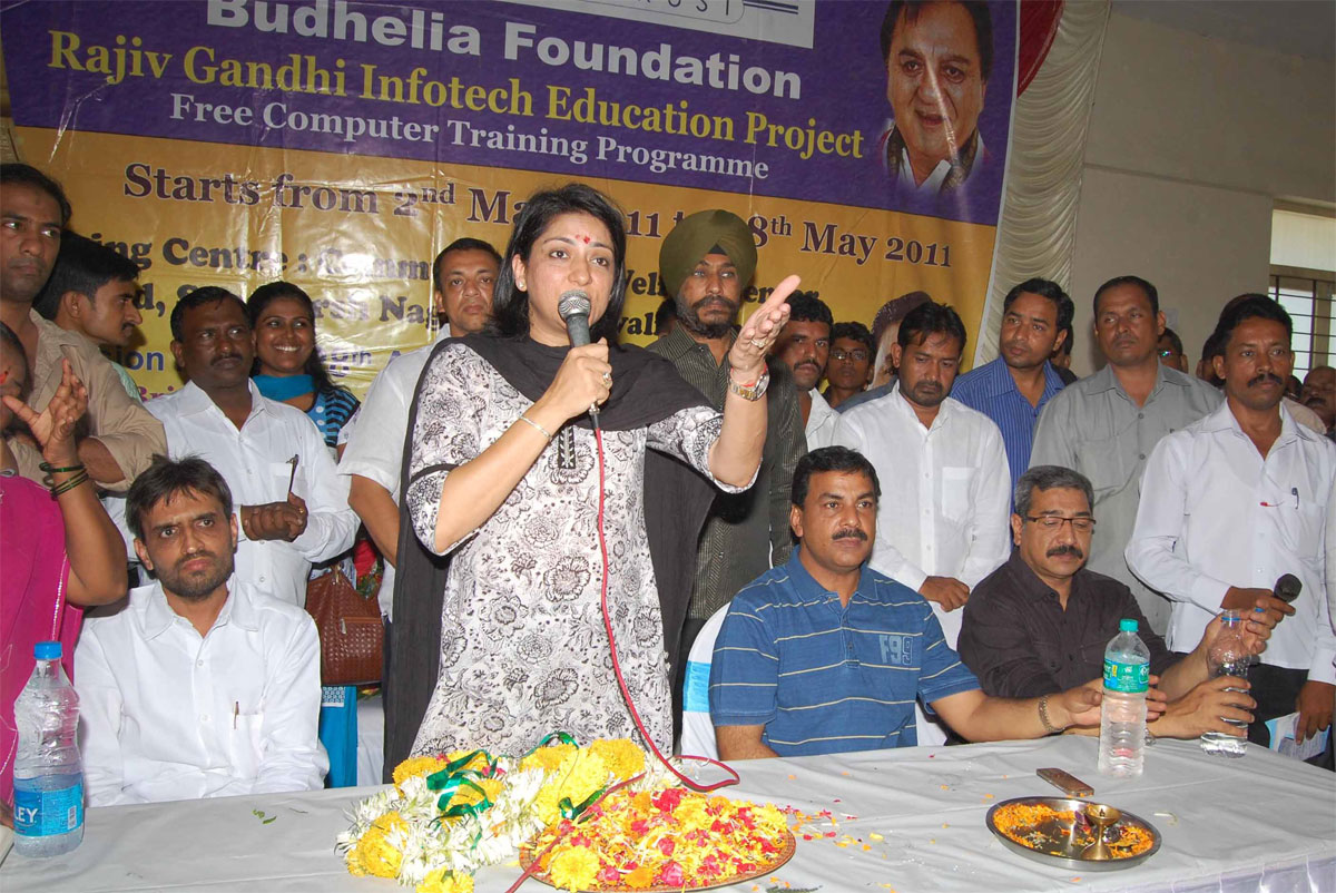 M.P.PRIYA DUTT ,MINISTER MOHD. ARIF NASIM KHAN AT SHANGARSH NAGAR CHANDEWALI.