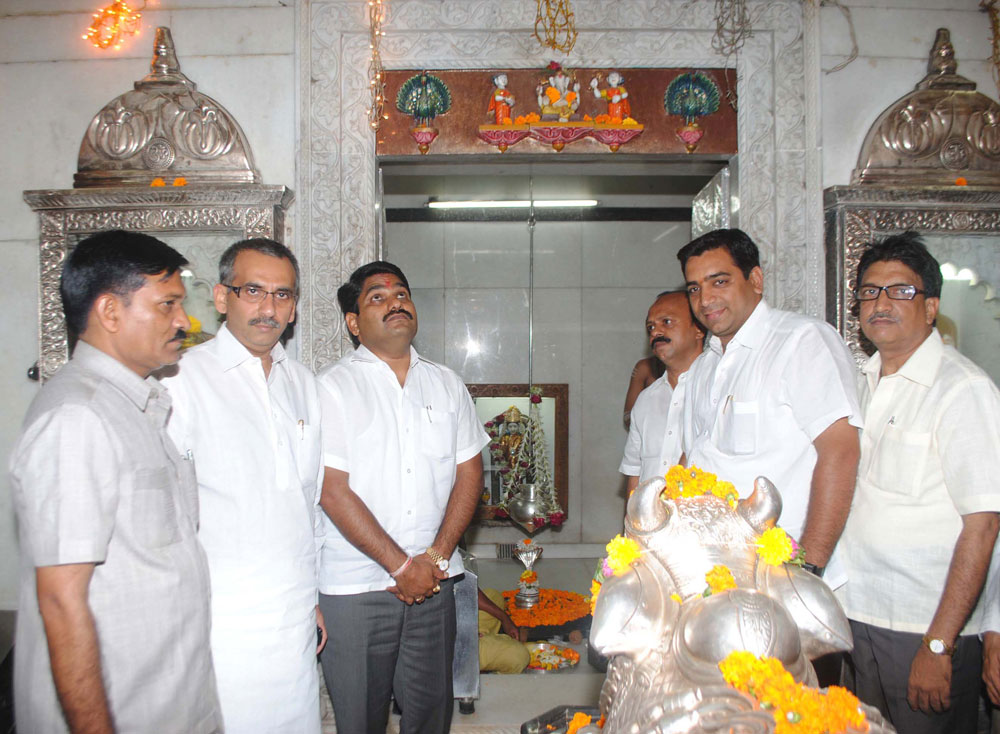 STATE HOME AFFAIRS MINISTER SATEJ (BUNTY) PATIL & AMIN PATEL AT BEHNDIBAZAAR MUMBAI