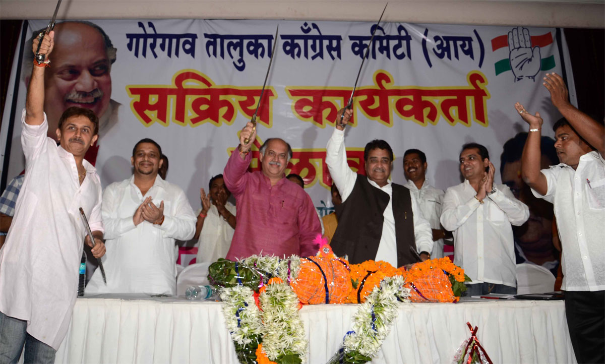 M.P.& EX.UNION MINISTER GURUDAS KAMAT IN ACTIVE MEMBERS MEETING AT GOREGAON (E).