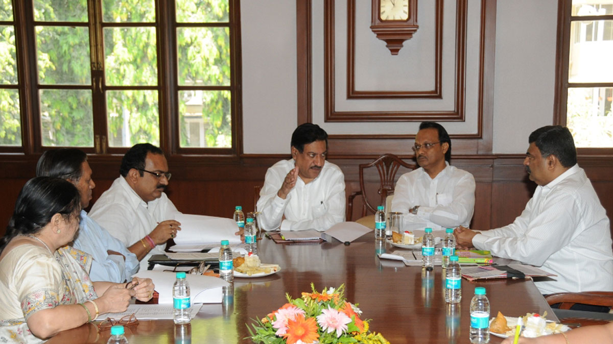 CHIEF MINISTER PRITHVIRAJ CHAVAN & DY CHIEF MINISTER AJITDADA PAWAR AT SAHIYADRI.