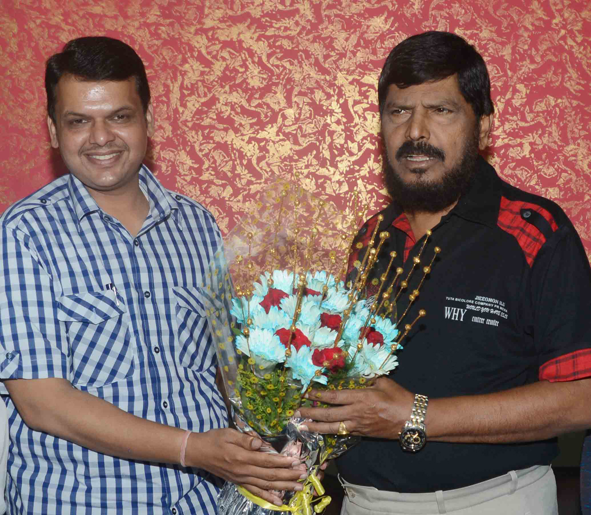 NEWLY BJP MAHARASHTRA STATE PRESIDENT DEVENDRA PHADNAVIS MEETS RPI PRESIDENT RAMDAS ATHAWALE AT SAVIDHAN BUNGLOW BANDRA.
