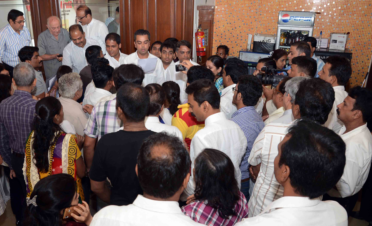 MP & MINISTER OF STATE FOR COMMUNICATION,IT & SHIPPING MILIND DEORA INTERACTIVE MEETING AT RADIO CLUB.