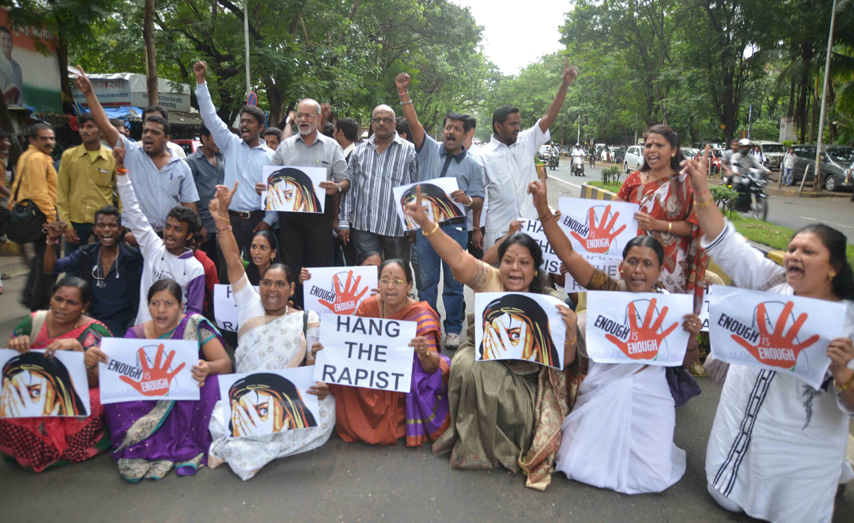 RPI Protest...! Condemns The Gangrape Of Lady Photographer In Mumabai.