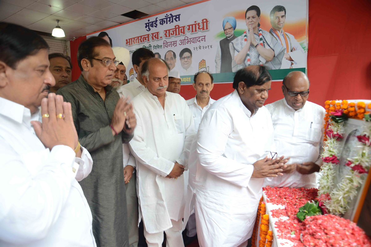 Congress Party Leader's Paying Tribute to Late Prime Minister Rajiv Gandhi on his Death Anniversary at Cooperage Ground Colaba.