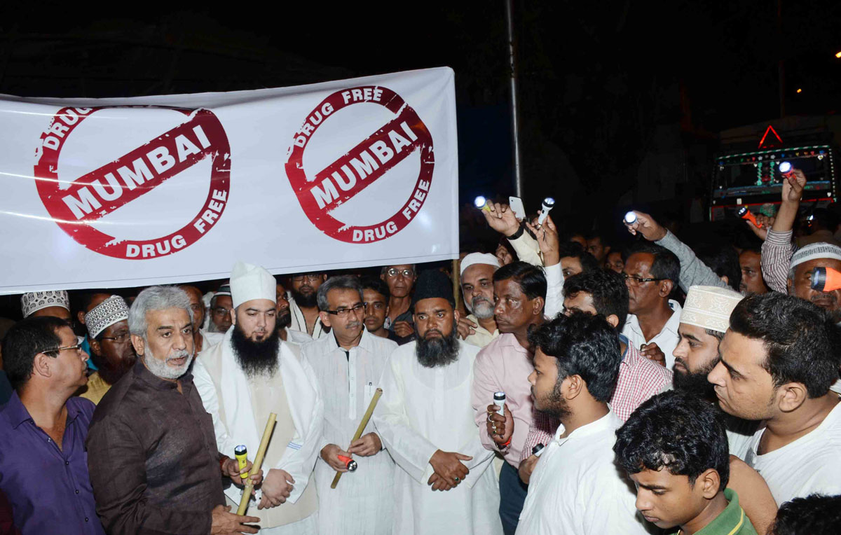 Drug Free Mumbai....Peaceful Protest Lead by Hazrat Syed Maulana Moinuddin Ashraf (Moin Miya) at Dongri Police Station.