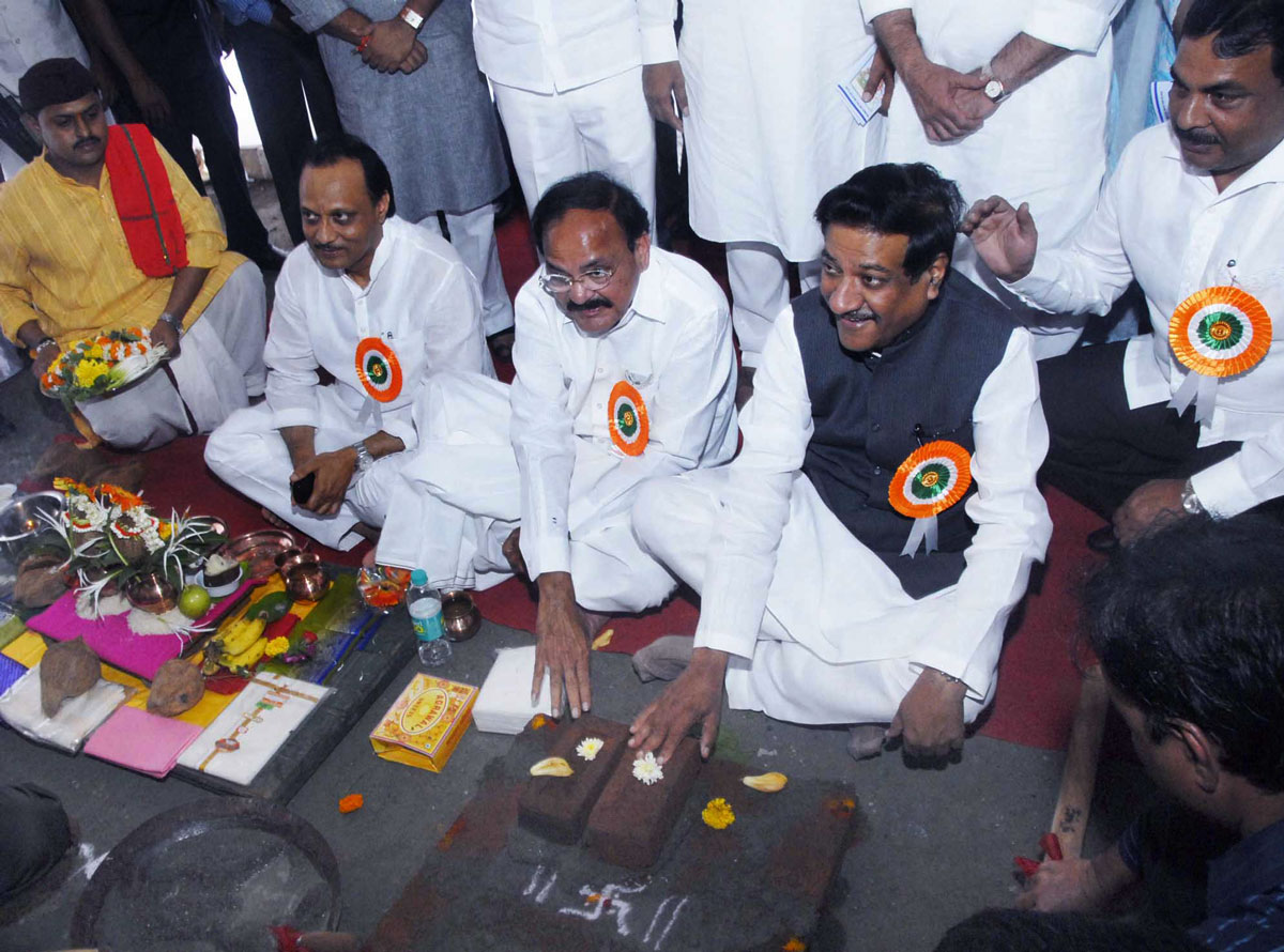 Colaba-Bandra-Speez Metro III Bhumipujan by hands of Central Minister Venkyya Naidu & Chief Minister Prithviraj Chavan at Marol.