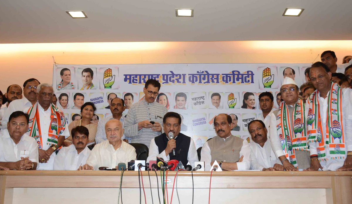 Independent MLA's Joint Congress Party At MPCC Gandhi Bhavan Mumbai.