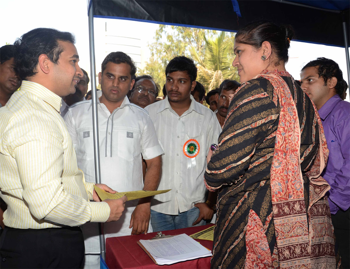 SWABHIMAN SANGHTANA JOB FAIR AT PUNE ON OCCCASION PRESIDENT NITESH NARAYANRAO RANE.
