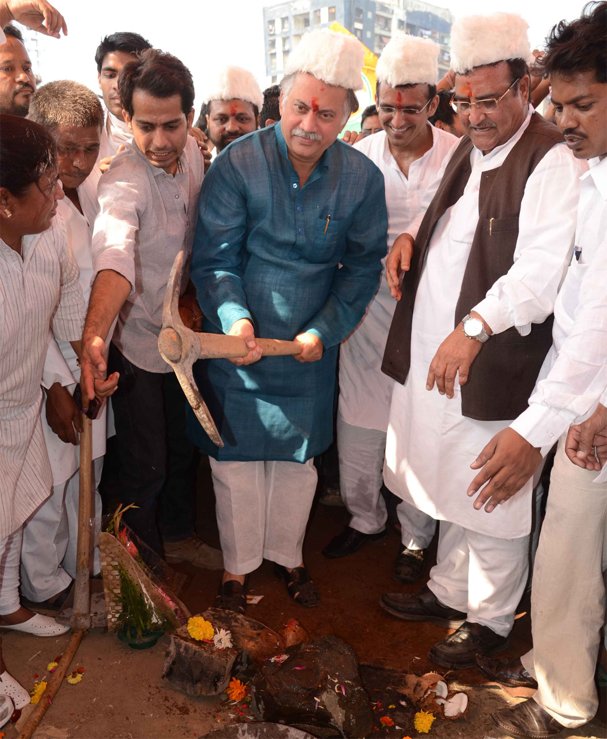 M.P.& EX UNION MINISTER GURUDAS KAMAT OPENING & BHOOMI PUJAN OF VERSOVA GARDENS, PLAY GROUND, ROAD ON OCCASION MLA DIST. CONGRESS PRESIDENT BALDEV KHOSA & OTHER'S.